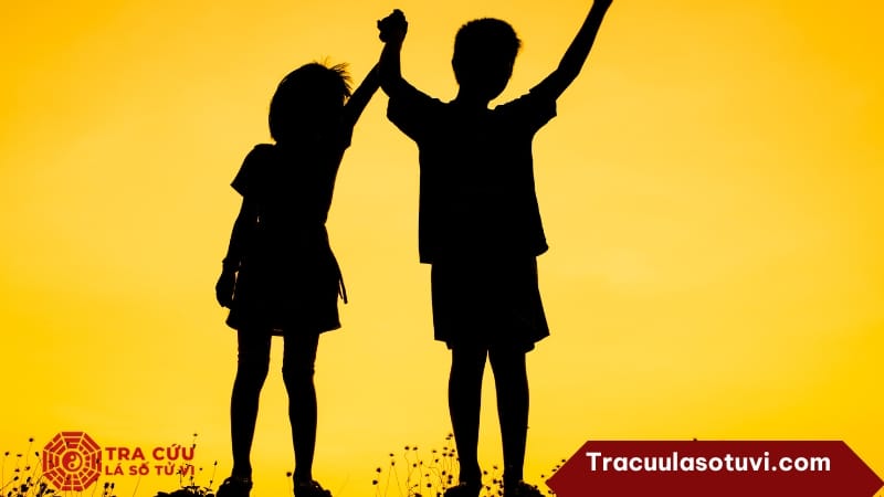 Thiên Tướng cung Huynh Đệ ở vị trí tốt chủ về mối quan hệ hòa hợp, gắn bó giữa anh chị em Thiên Tướng cung Huynh Đệ ở vị trí tốt chủ về mối quan hệ hòa hợp, gắn bó giữa anh chị em